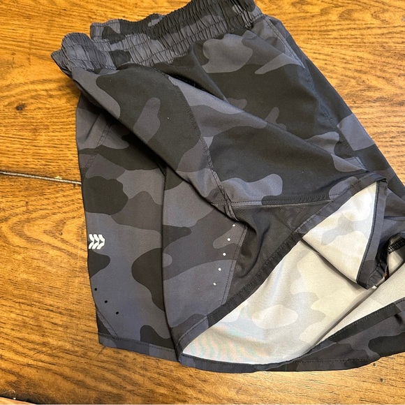 All in motion shorts - Picture 3 of 3